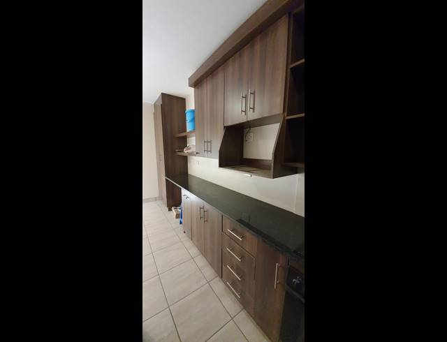 1 BEDROOM PROPERTY TO RENT IN DIE BULT